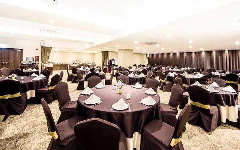 Golden Seoul Hotel 4*,