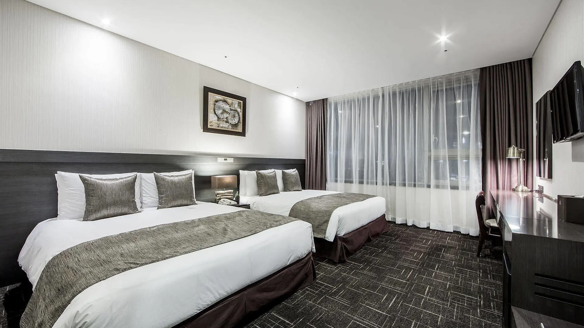 Golden Seoul Hotel 4*,